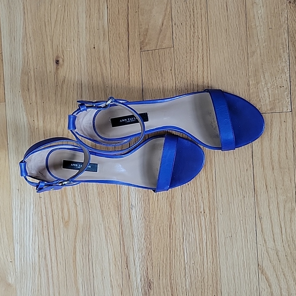 Great Condition Ann Taylor sandal size 8.5  ankle strap 3" heel